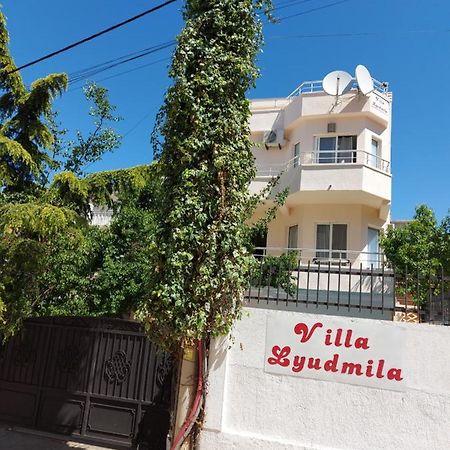 Villa Lyudmila 尤塔哈 外观 照片