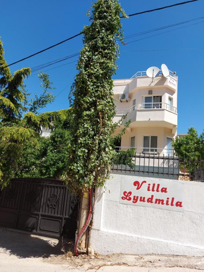 Villa Lyudmila 尤塔哈 外观 照片
